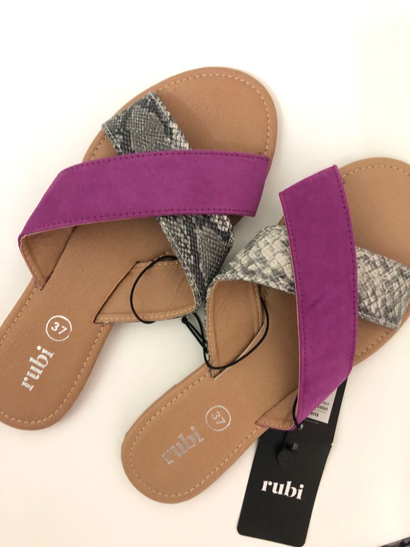 Rubi Slide, Women's Fashion, Footwear, Flipflops and Slides on Carousell