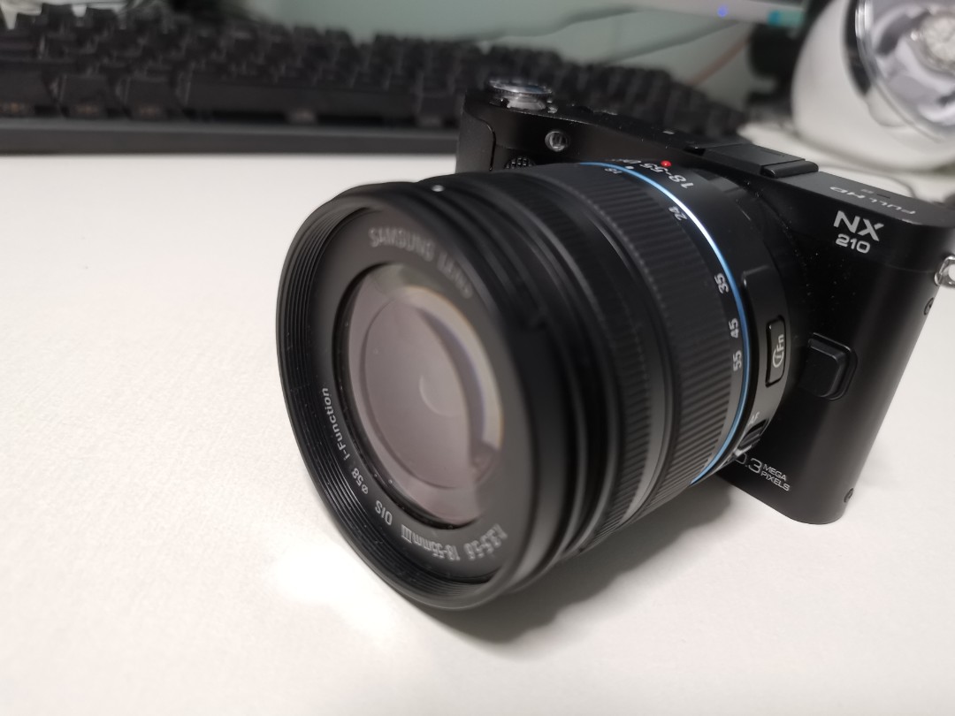 Samsung NX210 Mirrorless Camera, Photography, Cameras on Carousell