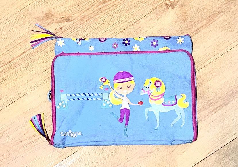 Smiggle envelope (Category: Stationery & School Supplies) located in Mandaluyong City. Submitted by cris___p (Listing ID 1046661951, Image 1). Description: .