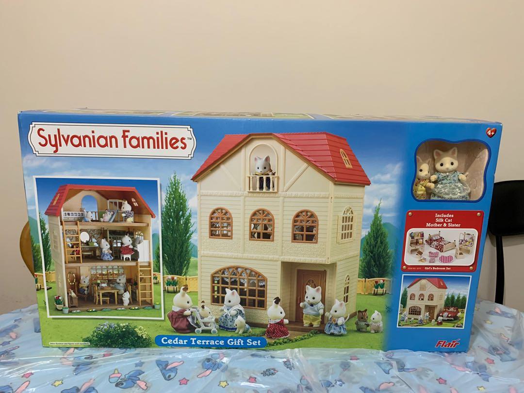 Sylvanian Families Cedar Terrace Gift Set