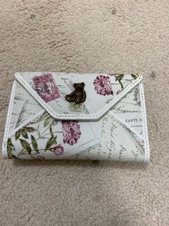 (Category: ) located in . Submitted by liseee (Listing ID 1046603966, Image 1). Description: .