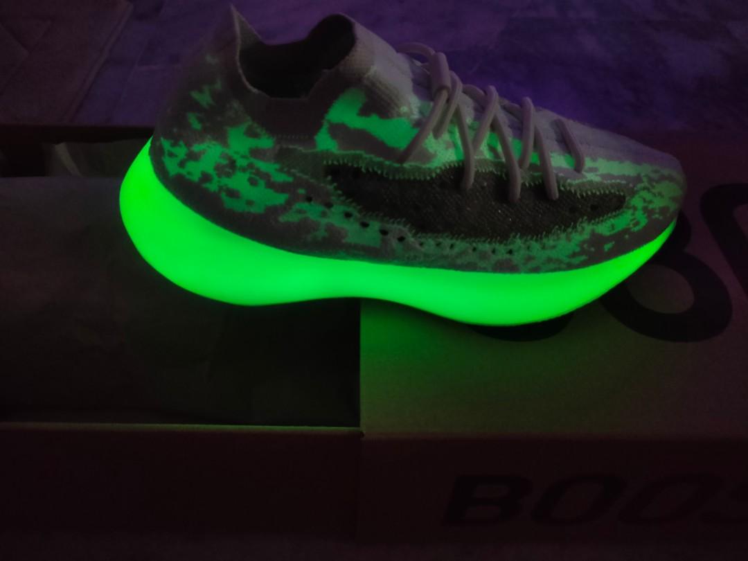 Yeezy glow in clearance the dark orange