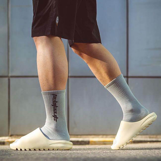 Yeezy slides in 2025 bone