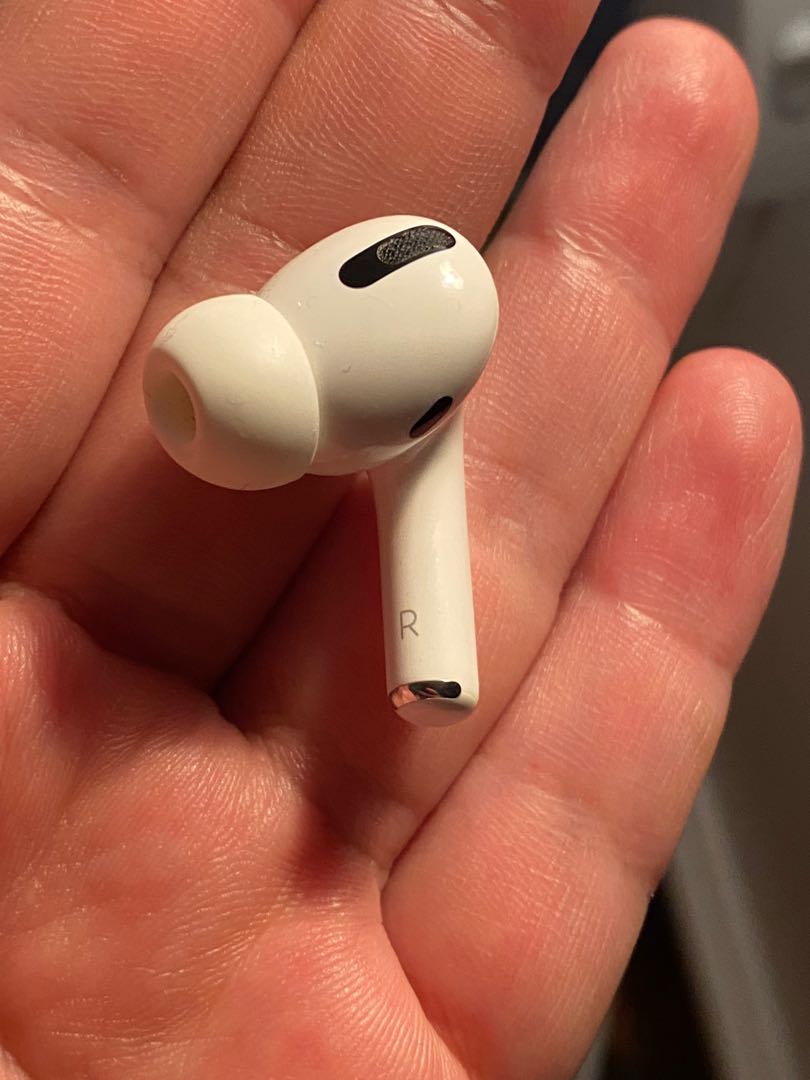 right ear pod