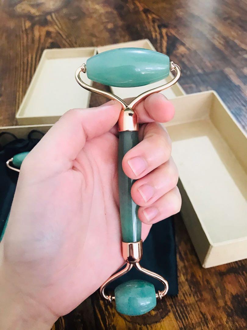 Buy 1 take 1Authentic Jade stone Facial roller (Category: Face Care) located in Paranaque City. Submitted by FLess.ph (Listing ID 1052612906, Image 2). Description: Please read! Regular price is 1299 each. Take both for php 1599 only!! Authentic Jade stone.