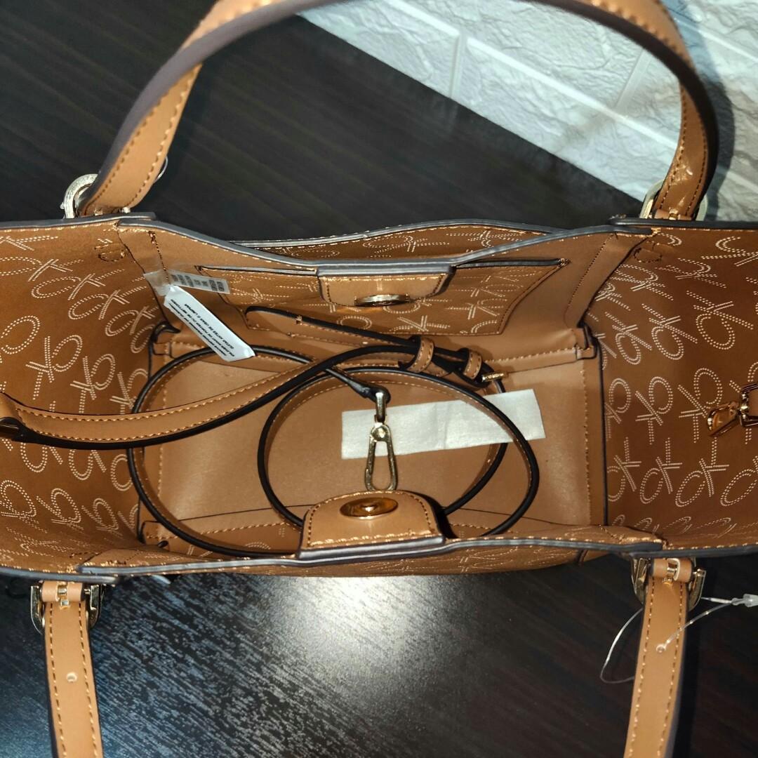 ORIGINAL] Calvin Klein Denver Monogram Logo Small Tote Bag, Women's  Fashion, Bags & Wallets, Purses & Pouches on Carousell