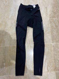 Celana padding wanita