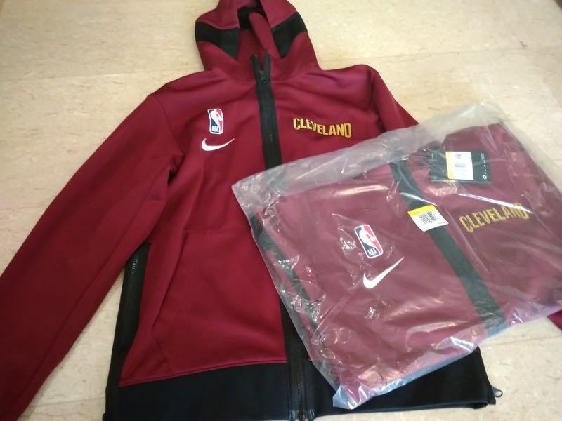 Nike Men's Cleveland Cavaliers Therma Flex Showtime NBA Hoodie Red