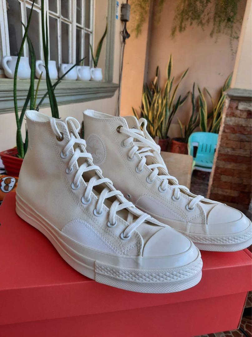 Chuck taylor triple white top
