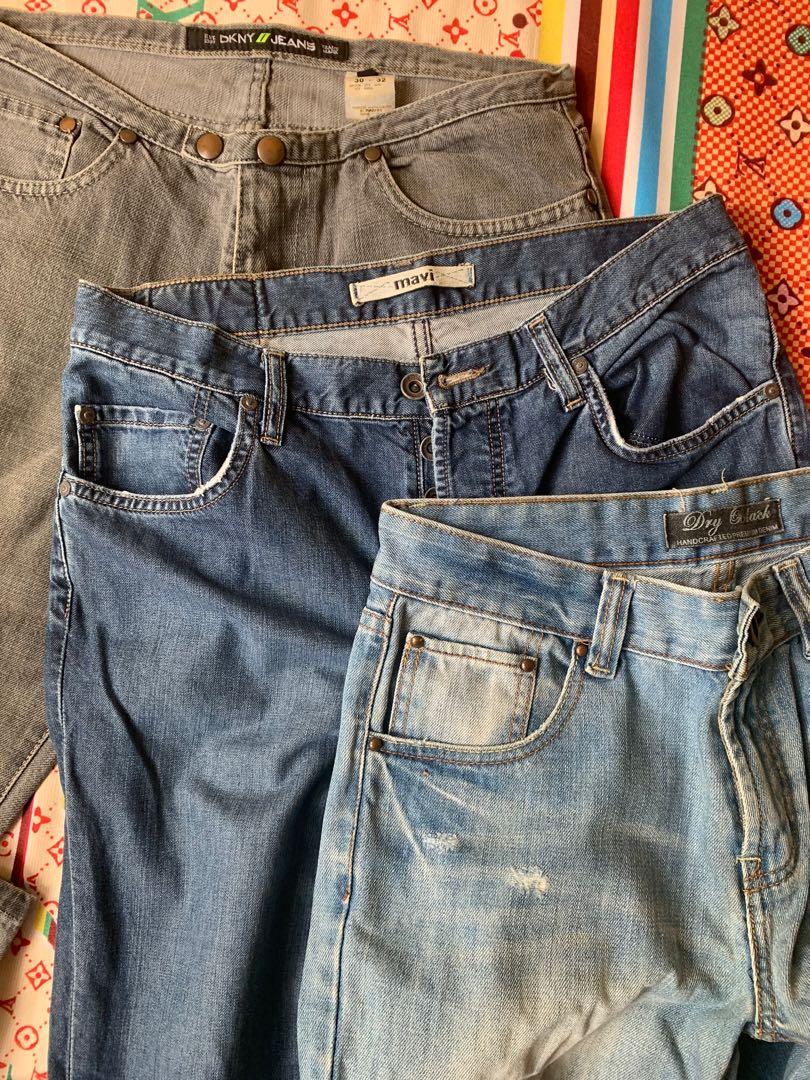 Denim Jeans BUNDLE (Category: Jeans) located in Quezon City. Submitted by heppystuff (Listing ID 1052590926, Image 1). Description: Sizes 30-32 Still in good condition Get all 3 at 300php.