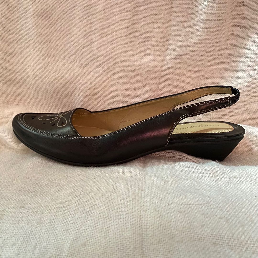 easy spirit black sandals