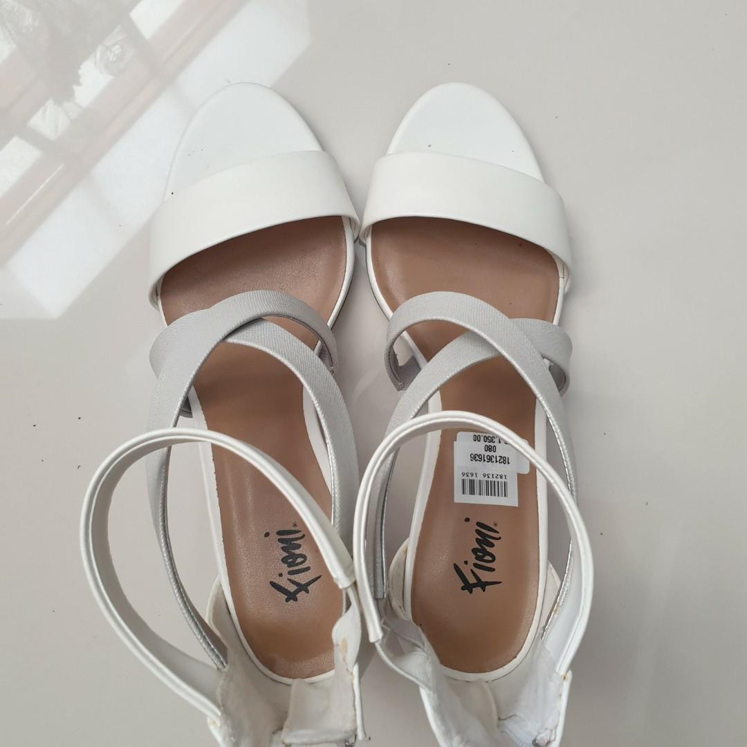 White heels shop payless