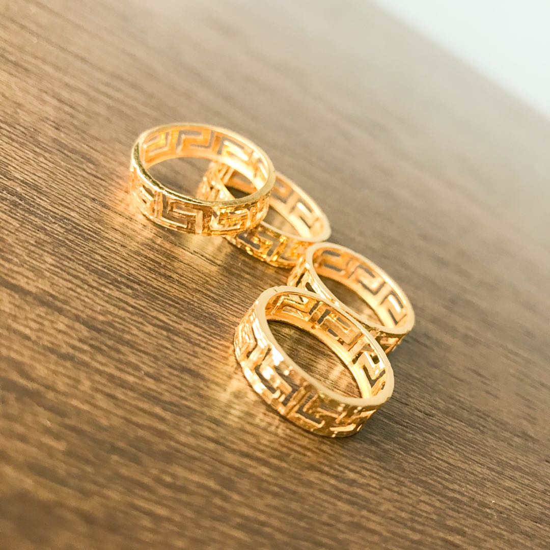 Gold store ring fendi