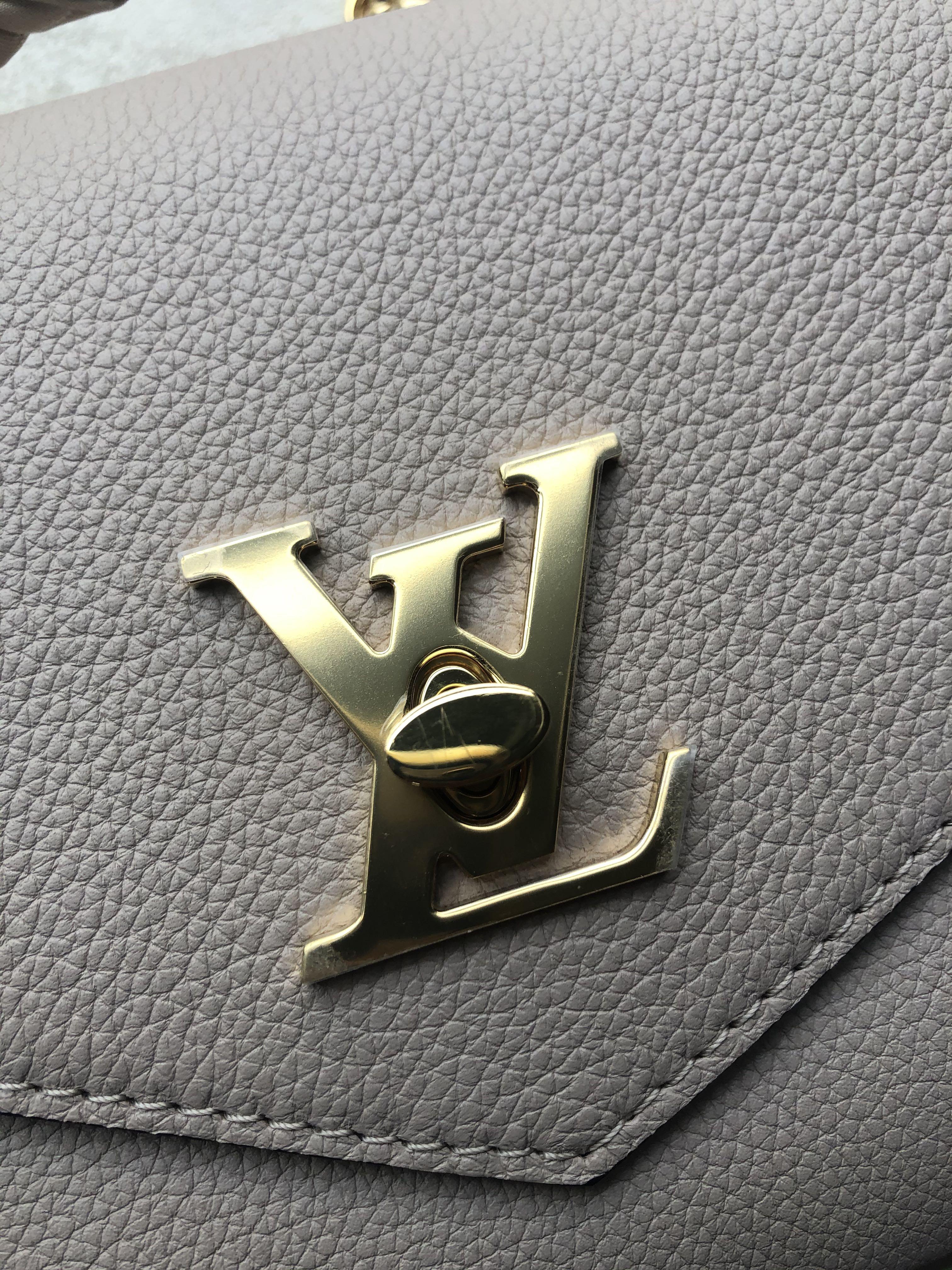 Louis Vuitton LOCKME TENDER Unboxing/ Size Comparison LV- Chanel/ What's  Fit. 