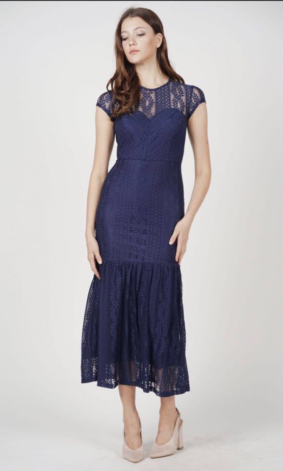 MDS Agatha Lace Dress in Midnight Blue, Women's Fashion, Dresses & Sets ...