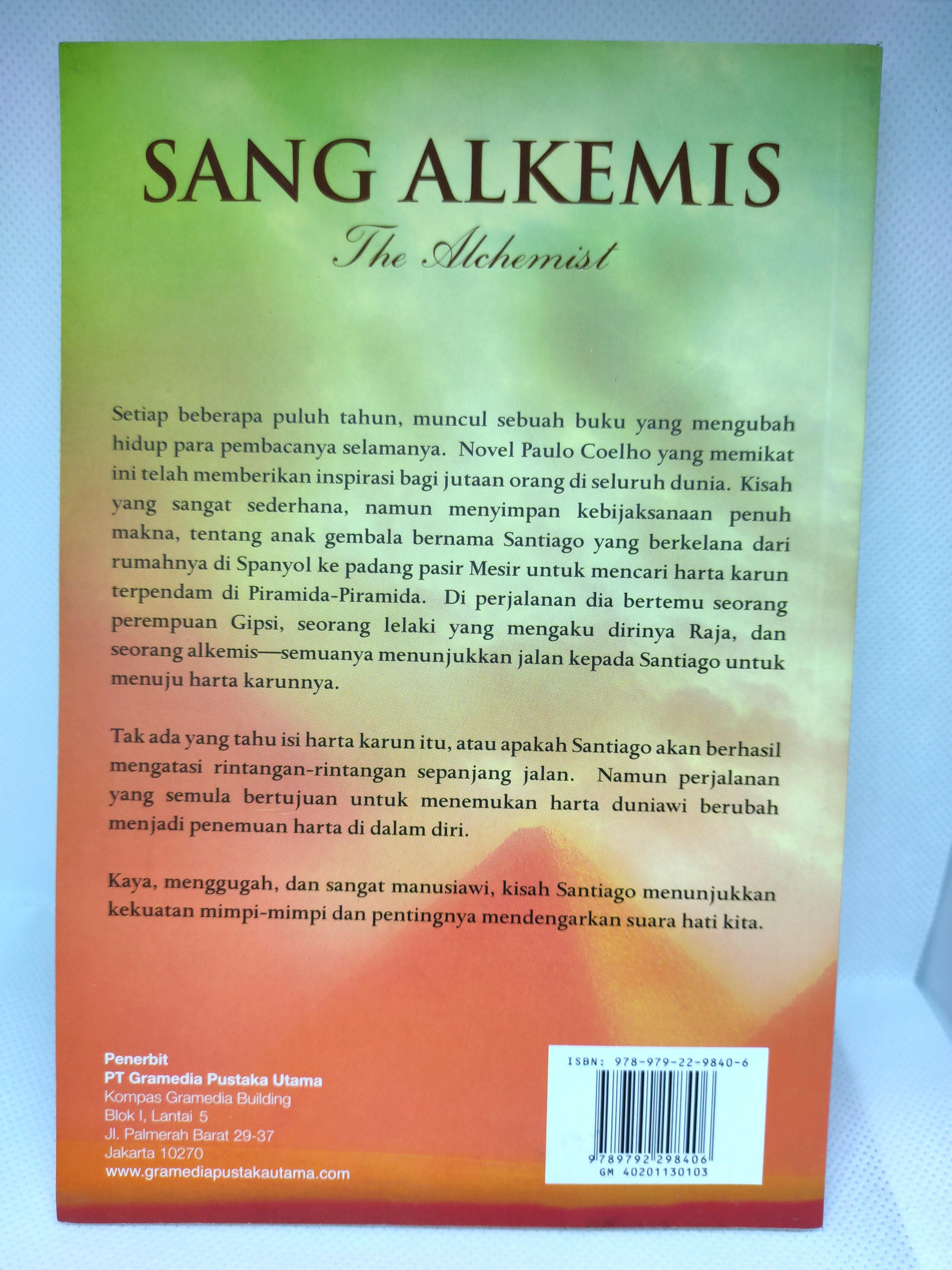 Novel Paulo Coelho Sang Alkemis Buku Alat Tulis Buku Di Carousell