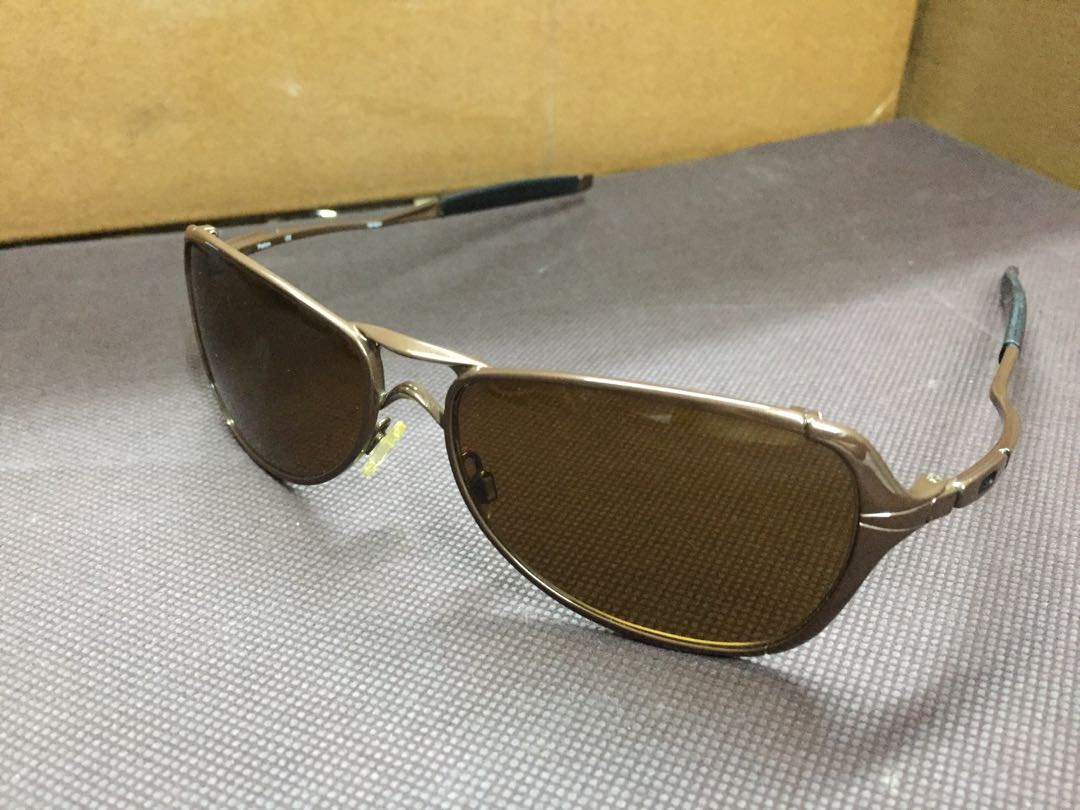 Oakley Felon brown sunglasses, Men's Fashion, Watches & Accessories,  Sunglasses & Eyewear on Carousell
