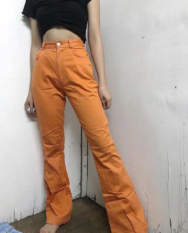 khaki mom jeans