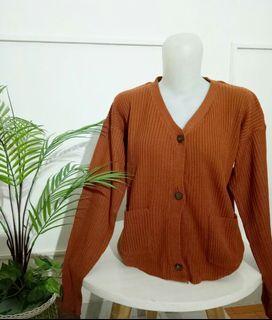 Outer knit