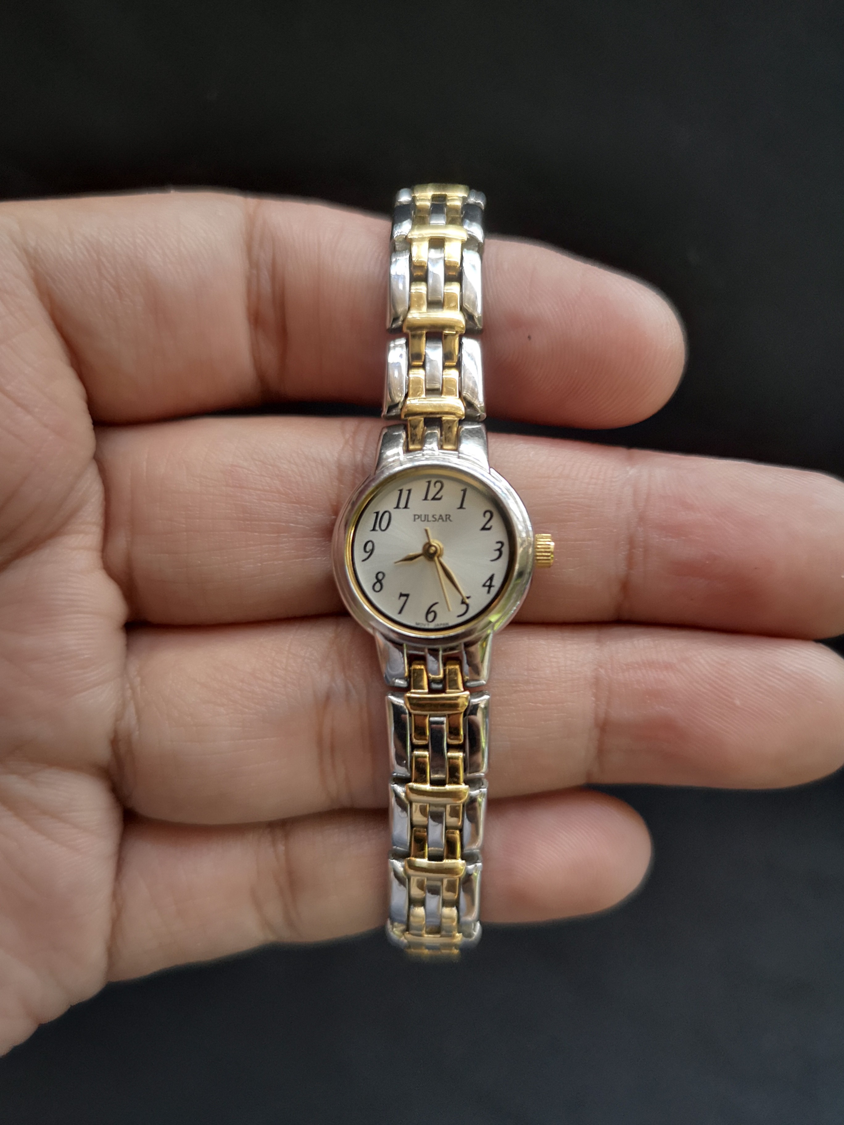 Pulsar women's on sale watch price