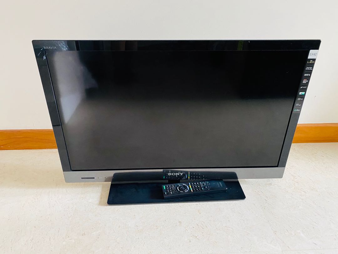Sony Bravia 32” LCD TV, TV & Home Appliances, TV & Entertainment, TV on ...