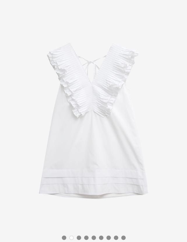 Stylenanda V-Neck Pleated Mini Dress, Women's Fashion, Tops, Sleeveless on  Carousell