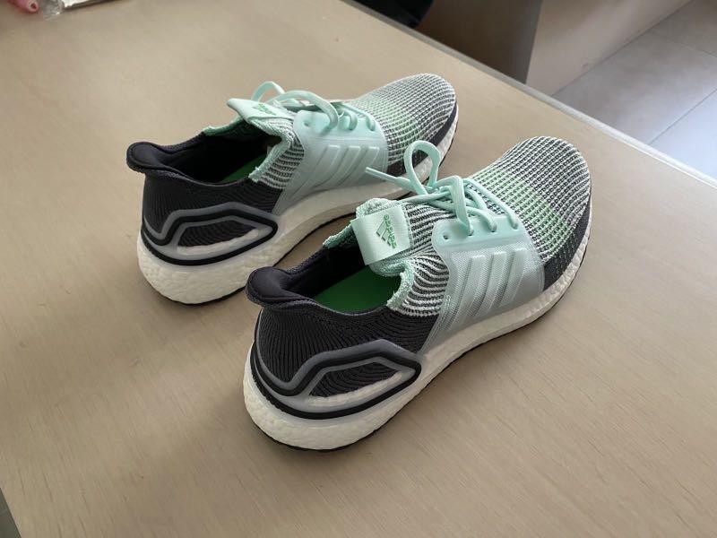 ultraboost 19 green black