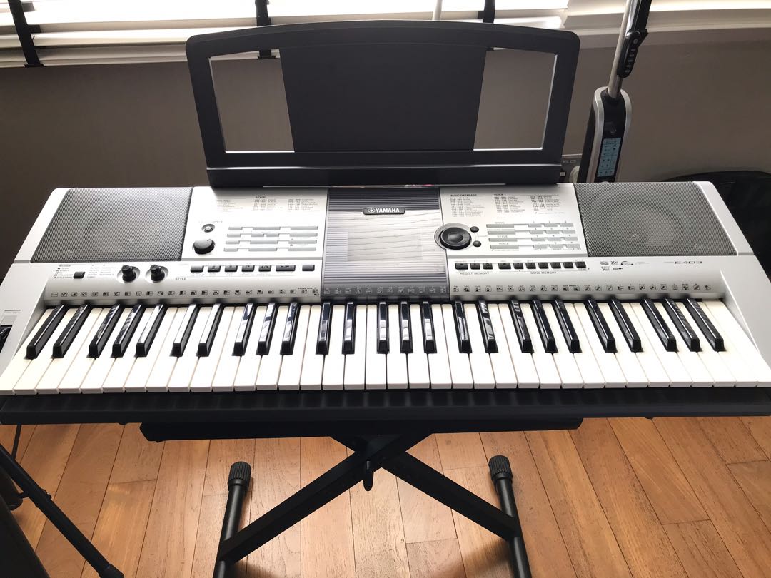 Yamaha PSR E403 keyboard, Hobbies & Toys, Music & Media, Musical