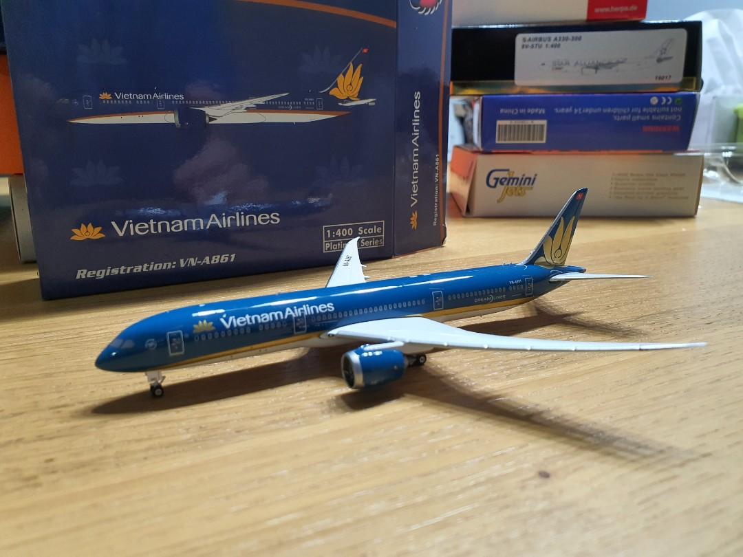 1/400 Phoenix Vietnam Airlines 787-9 VN-A861, Hobbies & Toys, Toys