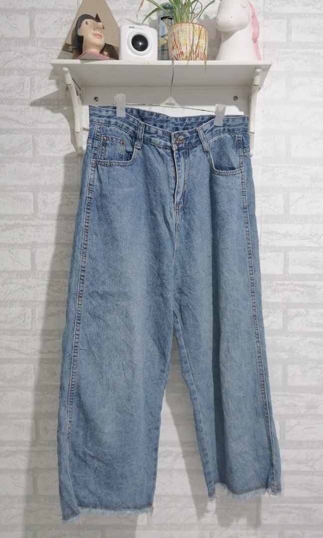 wide leg jeans baggy