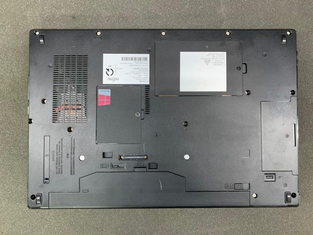 Fujitsu Lifebook E557 (CPU:i7-7500U RAM:16GB SSD:256GB LED:15.6