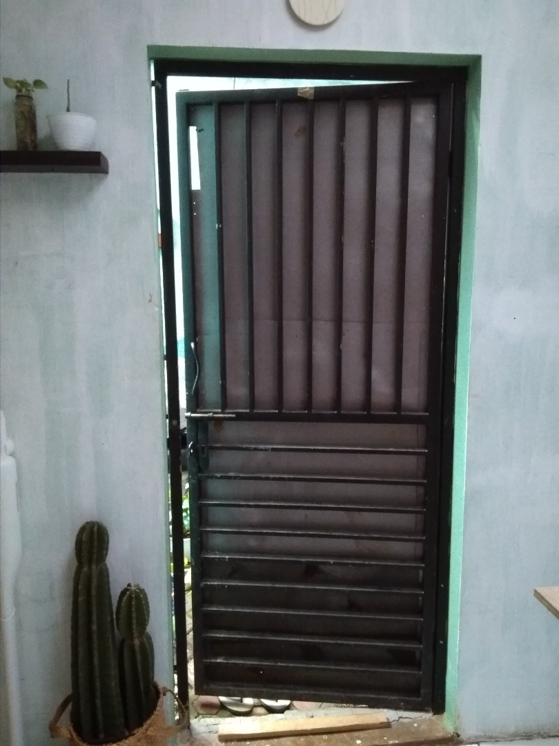 Pintu Tralis Minimalis, Perabotan Rumah di Carousell