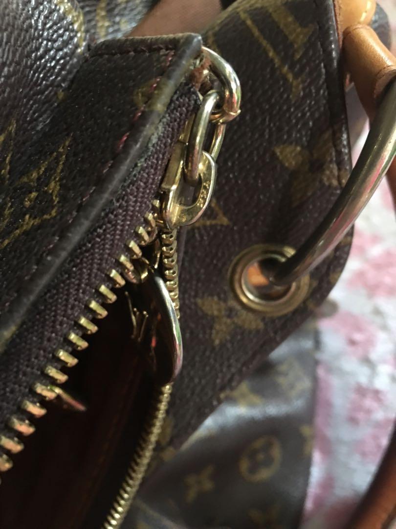 LV shoulder bag (Category: Luxury Bags & Wallets) located in Meycauayan. Submitted by MyOnlyYou (Listing ID 1046753199, Image 3). Description: Authenticity not guaranteed .