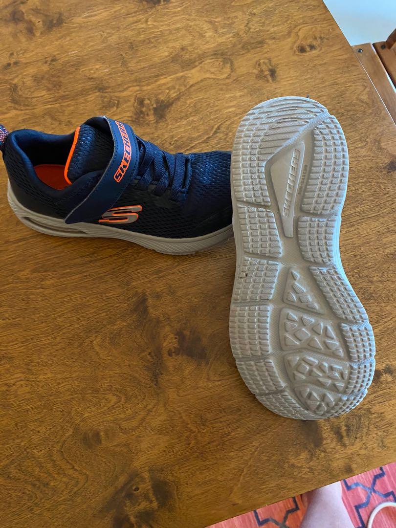 sketchers trainers boys