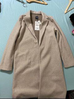 Zara Coat ( Brand new with tag on) small size 