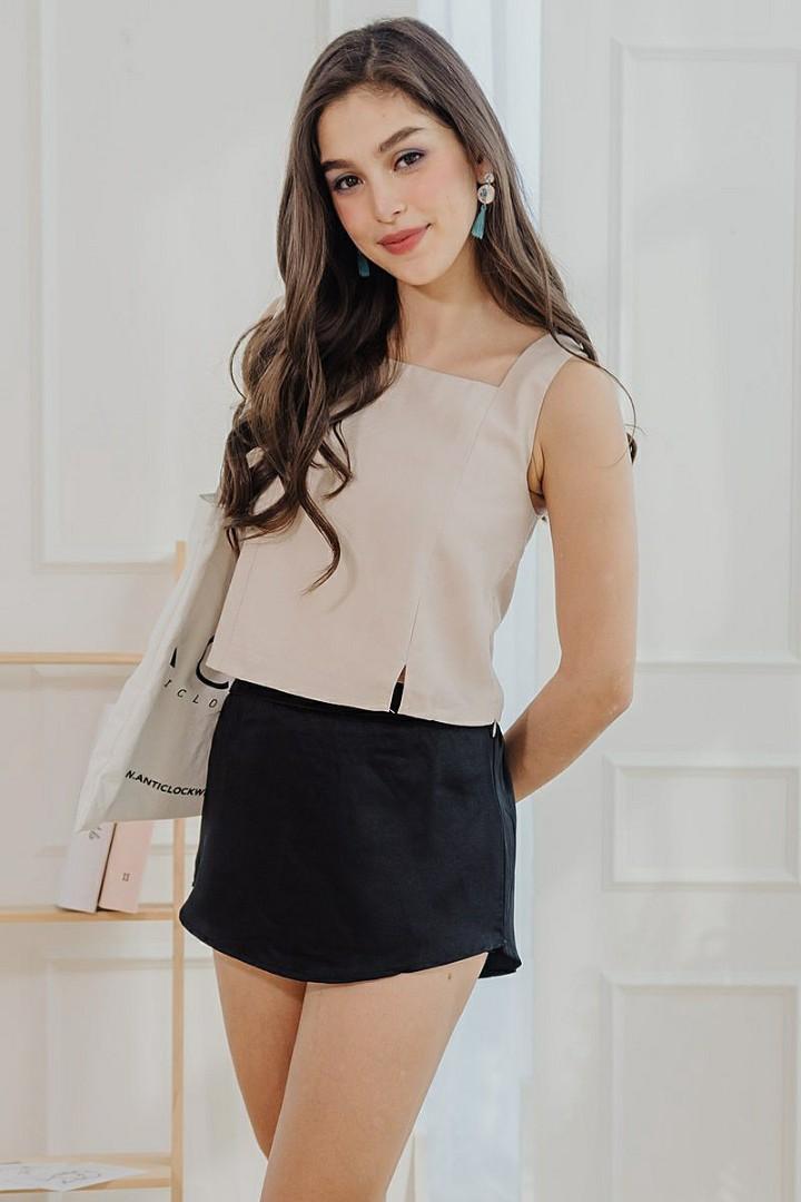 ACW Basic Square Neck Top (Category: Sleeveless) located in Singapore. Submitted by sellingitems (Listing ID 1047052126, Image 2). Description: selling in sand sand color washed, never worn, bought at 28. super pretty and versatile piece ! but sadly , I gained weight :( https://anticlockwise.sg/product/307-showroom-items/acw-basic-square-neck-top-in-black.