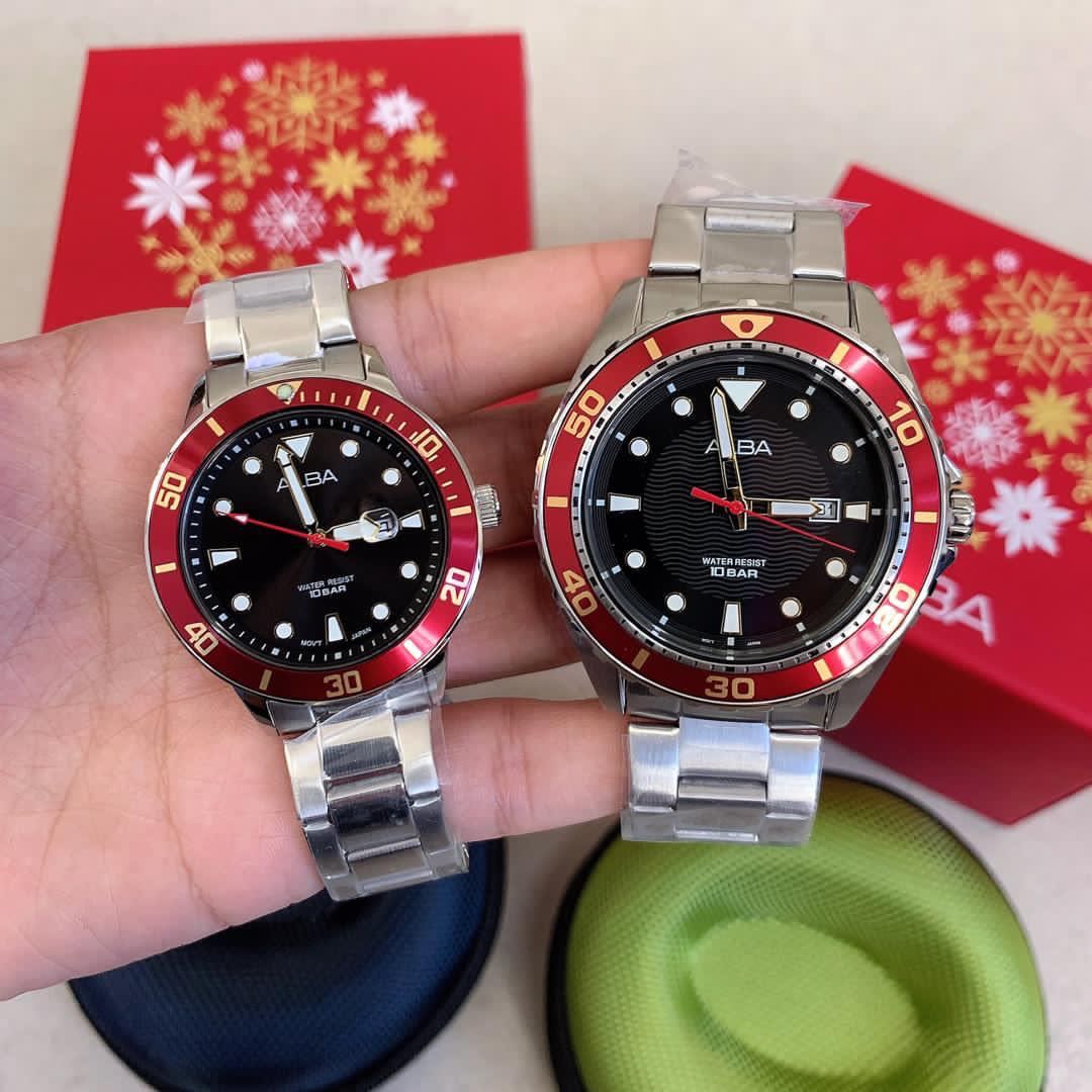 Alba new arrivals couple watch