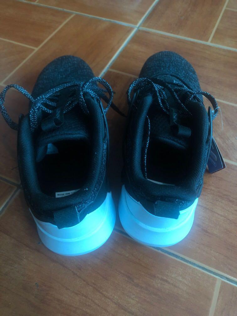 Anta Boxing Shoes Men s Fashion Footwear Sneakers on Carousell