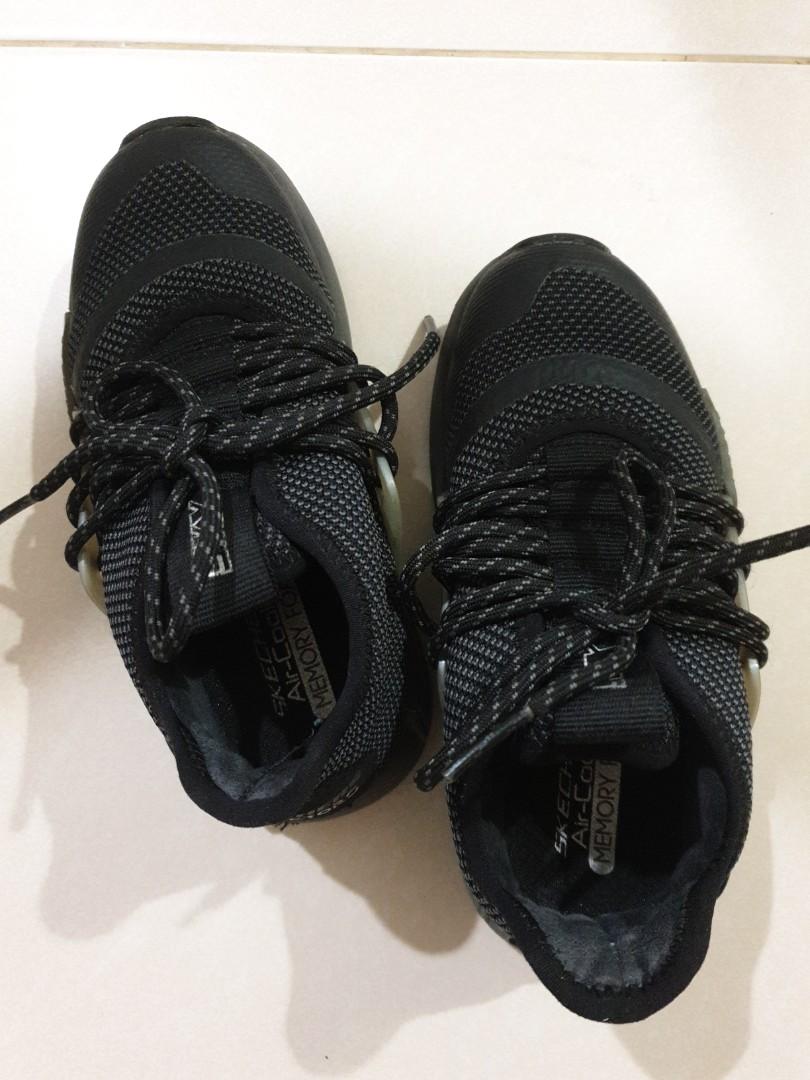 boys black sketchers