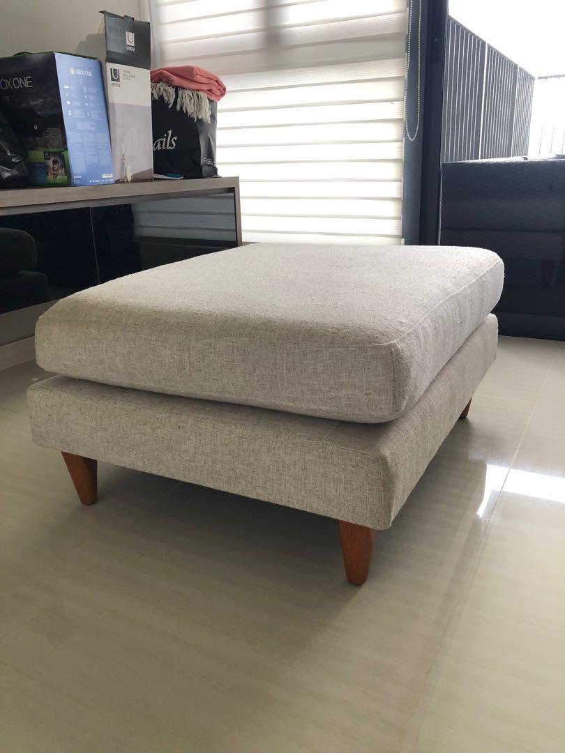 Lorraine Tufted Round Storage Ottoman Pottery Barn