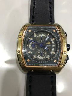 (Category: ) located in . Submitted by accessorizewarrobe (Listing ID 1047123328, Image 1). Description: .