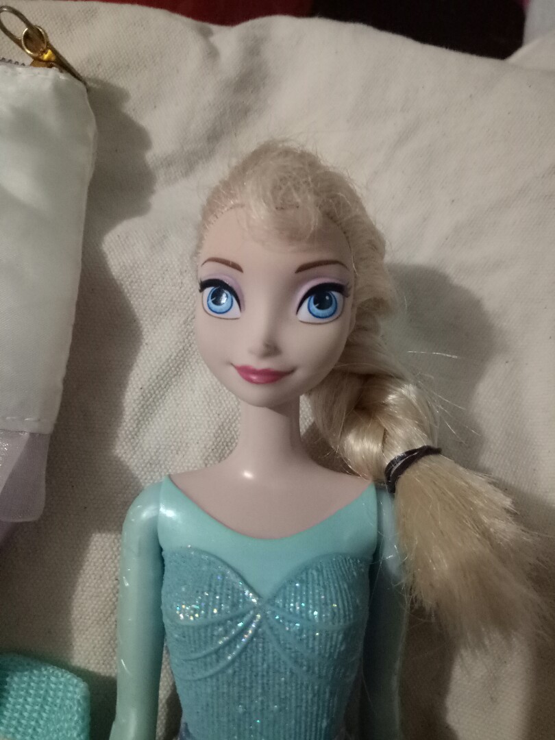 Elsa Doll Disney Mattel With 2 Small Bags Hobbies And Toys Toys And Games On Carousell 6326