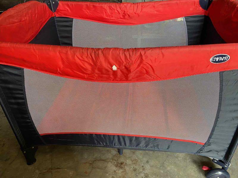 Enfant playpen (Category: Carriers & Slings) located in Mandaluyong City. Submitted by outlet18 (Listing ID 1046995698, Image 2). Description: brandnew bought at 6k in very good condition as is with minor stain .