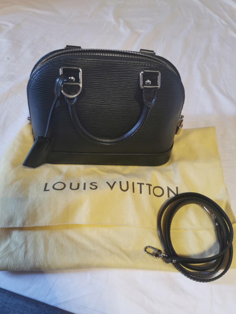 Louis Vuitton Alma Epi Leather Black, 袋& 銀包- Carousell
