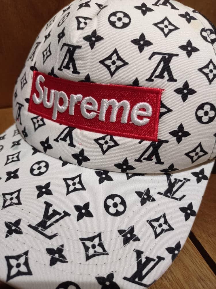 Supreme sales lv vans