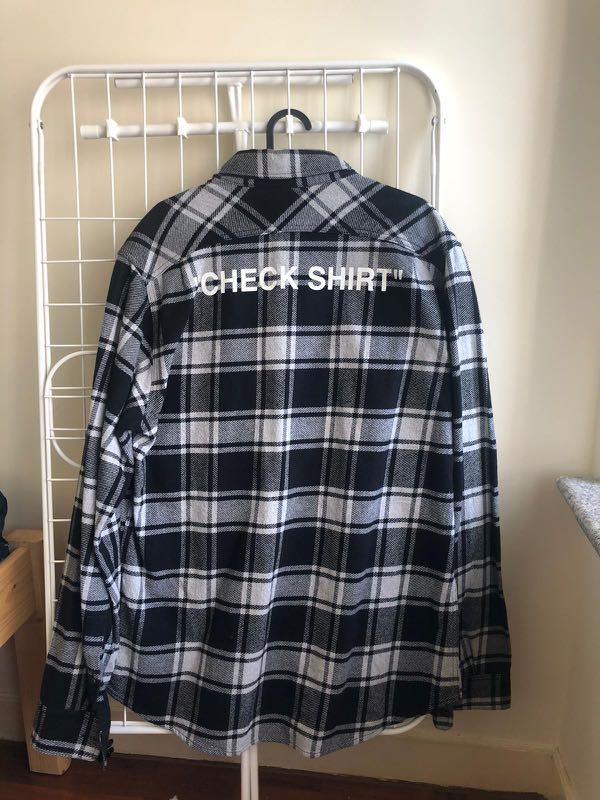 Off white jacket （分類：外套及戶外衣服）位於 Hong Kong。 由 ccoffeeeeee 提交（商品編號 1046977800，圖片 2）。簡介： 。