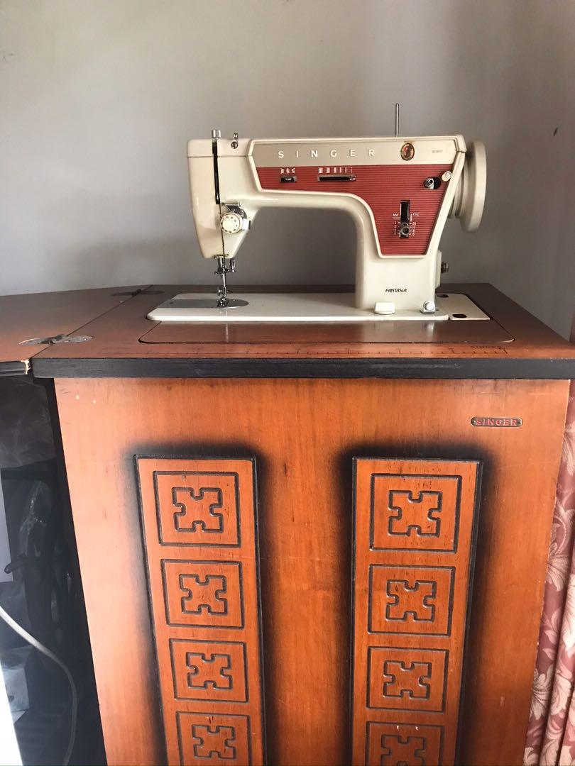 Singer sewing machine Model Fantasia, Furniture & Home Living, Cleaning