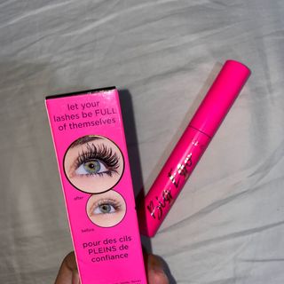 (Category: ) located in . Submitted by ohmymakeup (Listing ID 1047013673, Image 1). Description: .