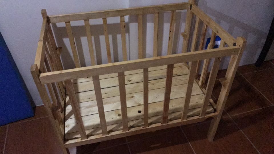 adjustable crib