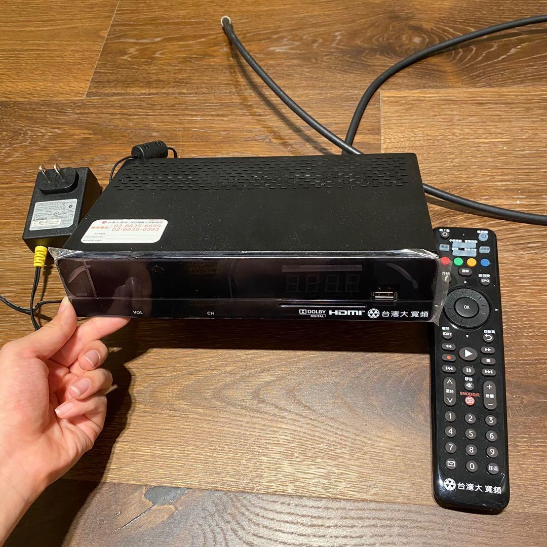 台灣大寬頻dvb 2102c2 機上盒含變壓器含遙控器台灣製hdmi 未測試過 電腦3c 其他電子產品在旋轉拍賣